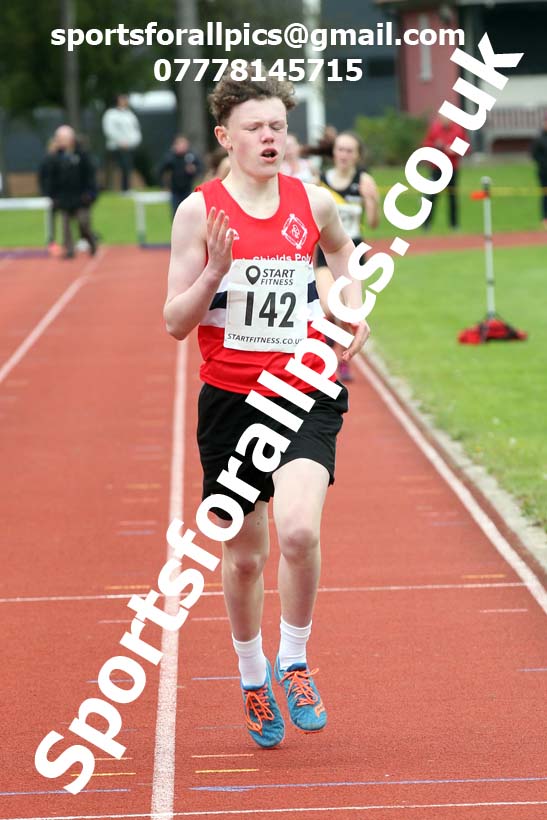 800 metres, NECAA Open Meeting, Morpeth, Sunday, September 27th. David T. Hewitson/Sports for All Pics
